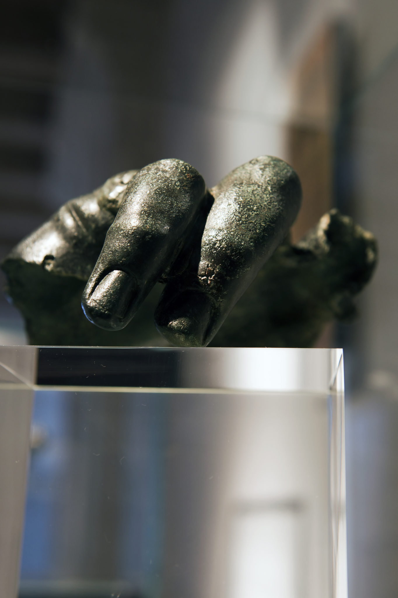 Main en bronze - Musée - Site du Fâ