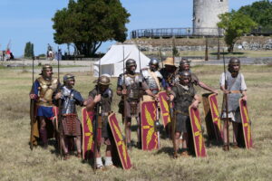Un contubernium devant le sanctuaire romain