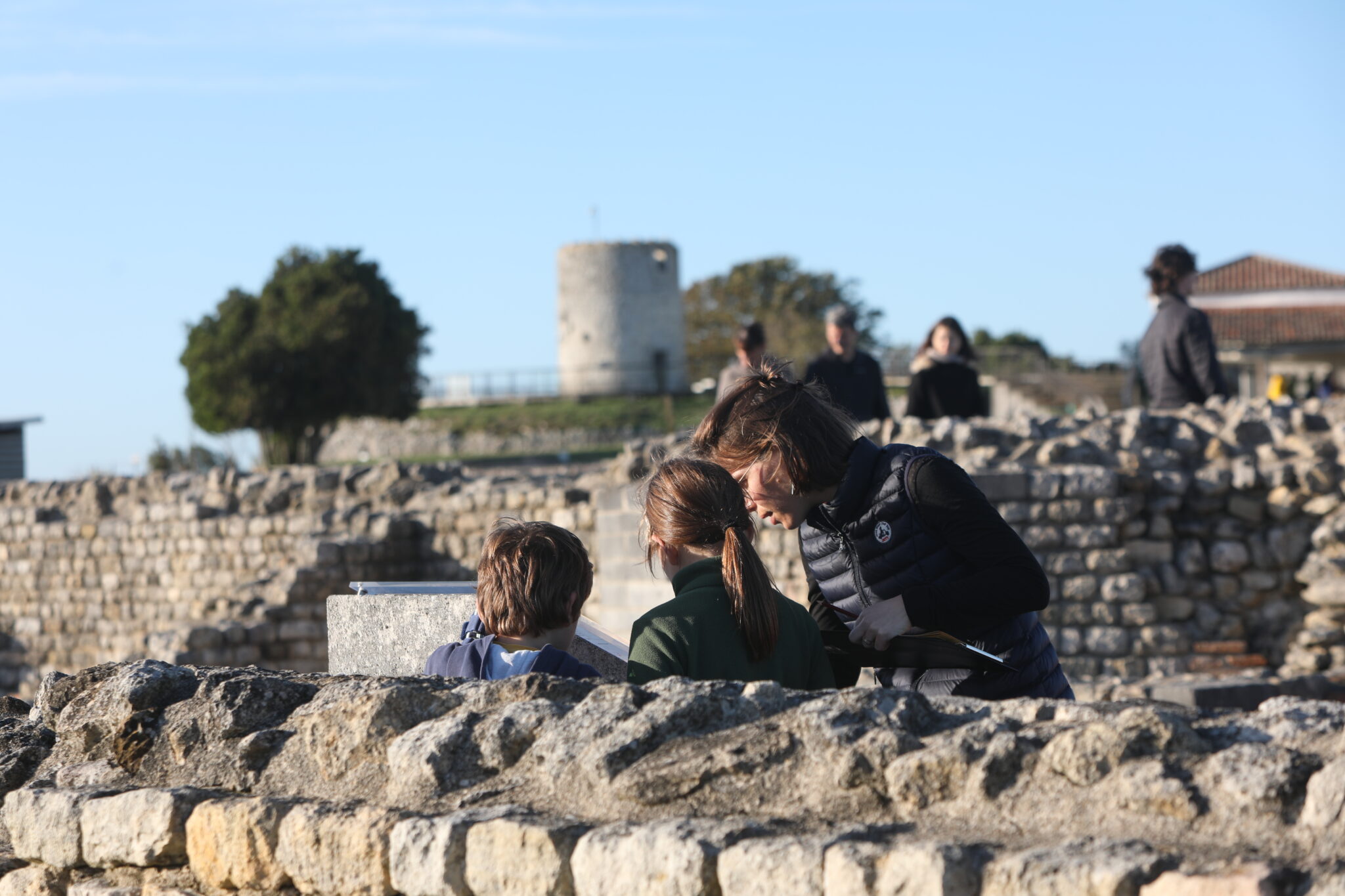Parcours jeu dans les thermes avec vision sur le temple